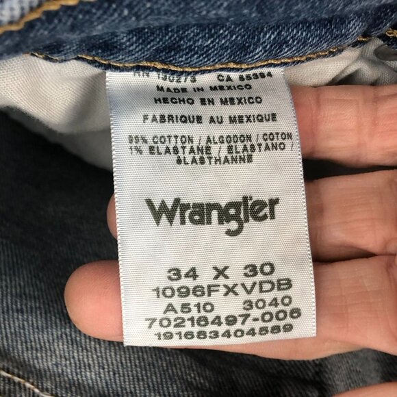 Wrangler Mens Jeans 34x30 Relaxed Fit Blue Denim Straight Leg Classic Casual - Picture 3 of 14